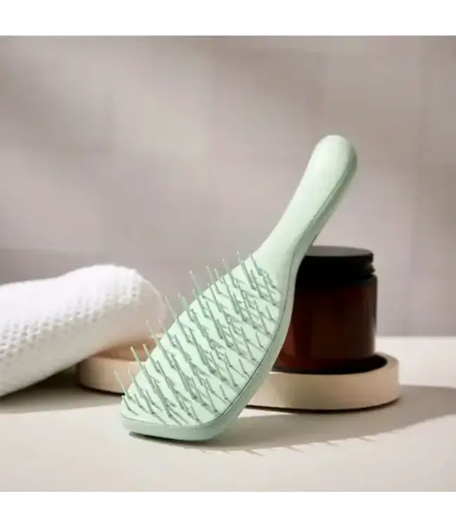 Tangle Teezer detangling hairbrush eucalyptus