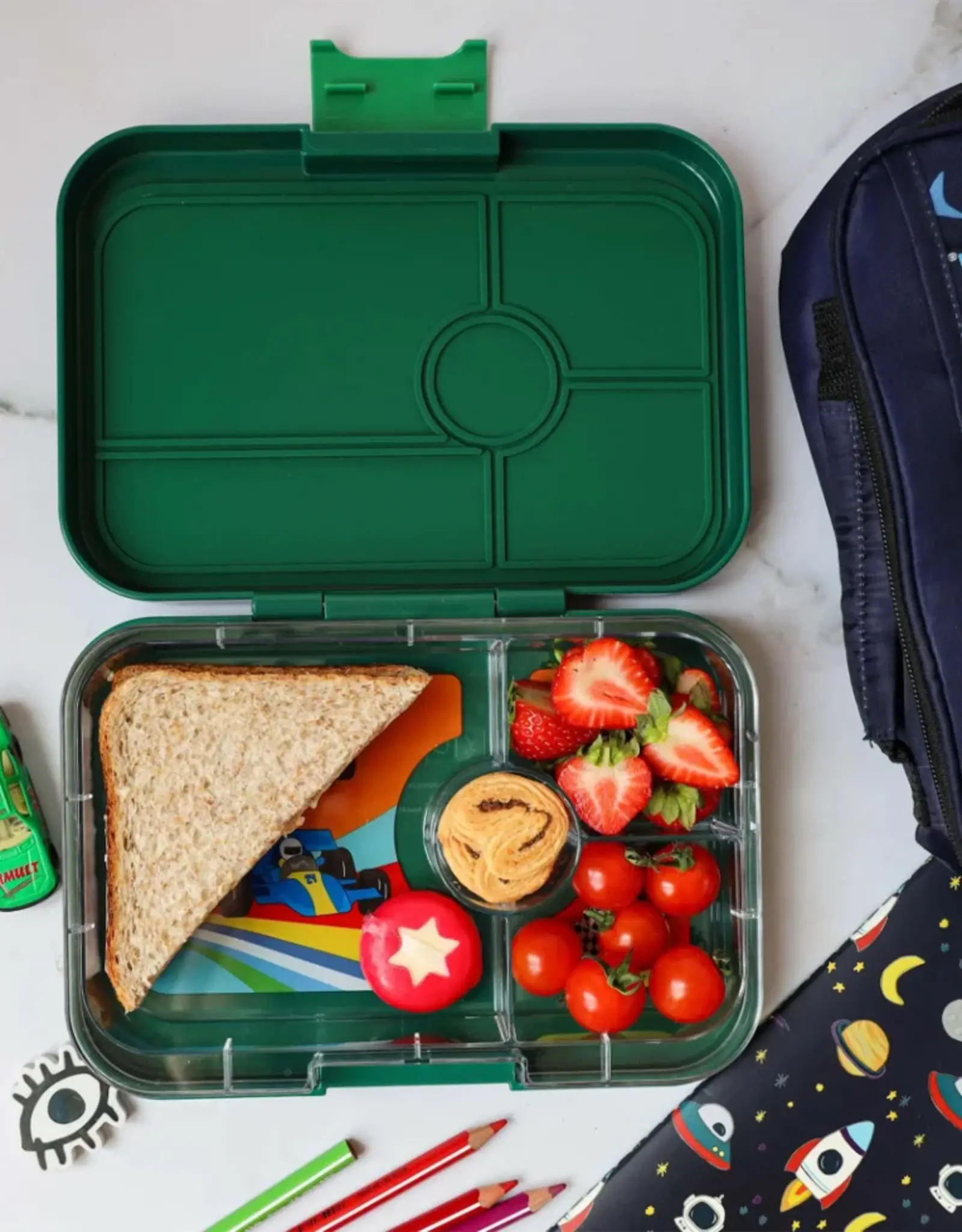 Yumbox Yumbox Tapas XL 4-vakken - Greenwich Green (Race Cars)