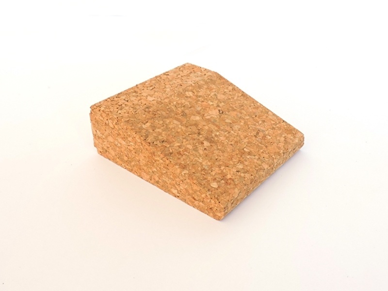 Yogablock WEDGE, Keilform aus Kork für Yoga - 100 x 90 x 30 mm