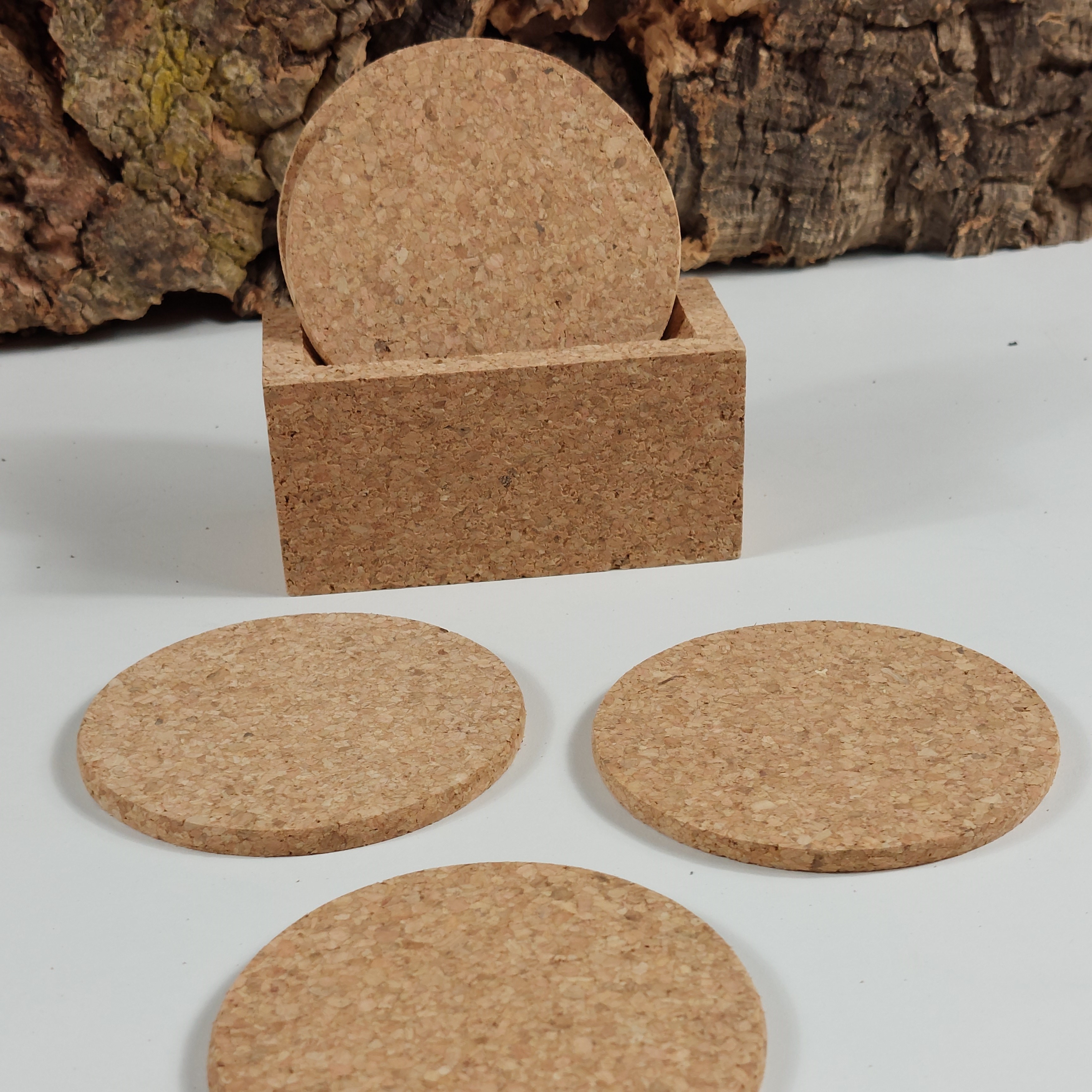 Korkuntersetzer für Gläser und Tassen – Set mit 6 Untersetzern und Korkhalter