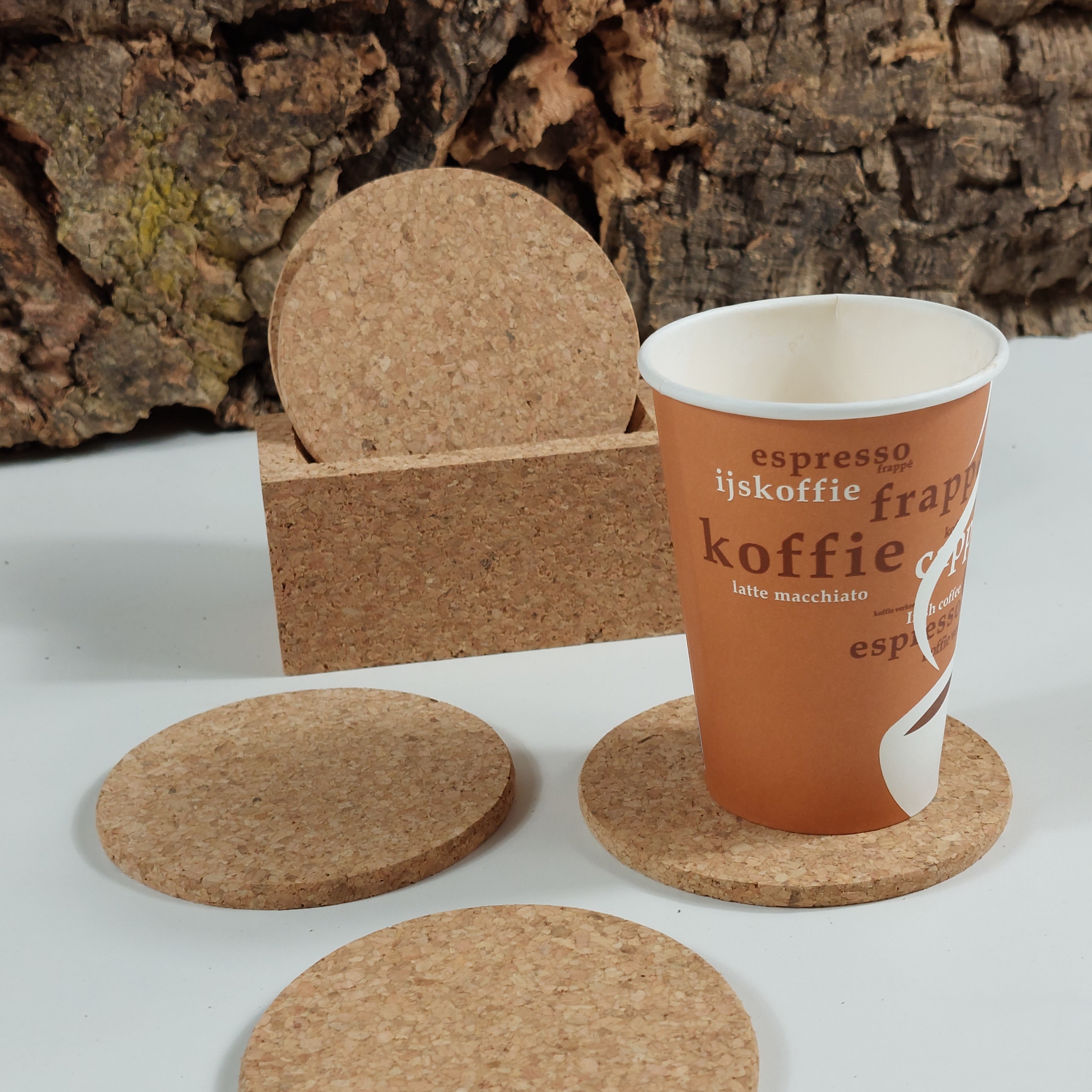 Korkuntersetzer für Gläser und Tassen – Set mit 6 Untersetzern und Korkhalter