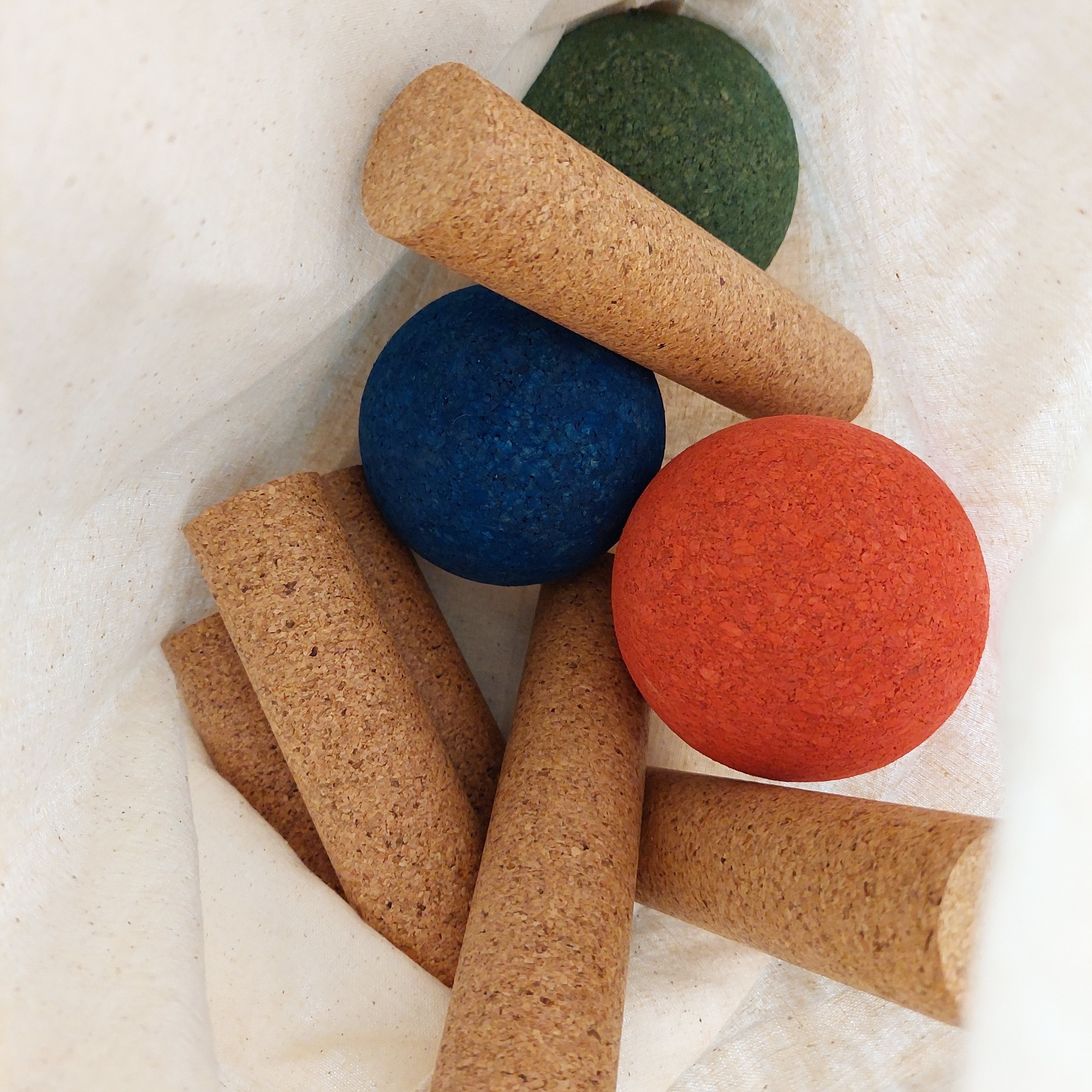 Kork-Bowling-Set – 6 Kegel und 3 Bälle
