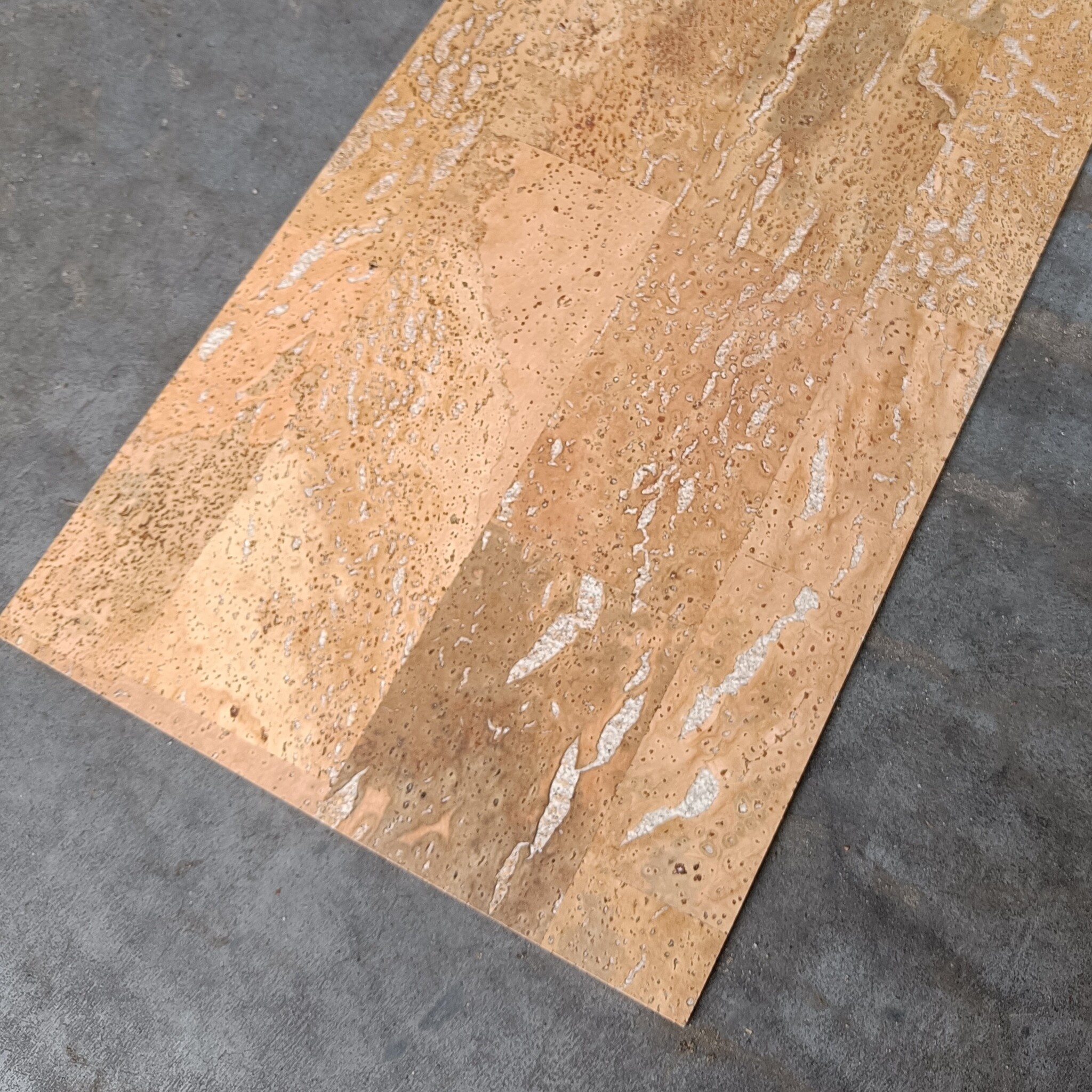 Lackierter Klebekorkboden - Neptunus Lackiert - 60 x 30 cm - pro m2