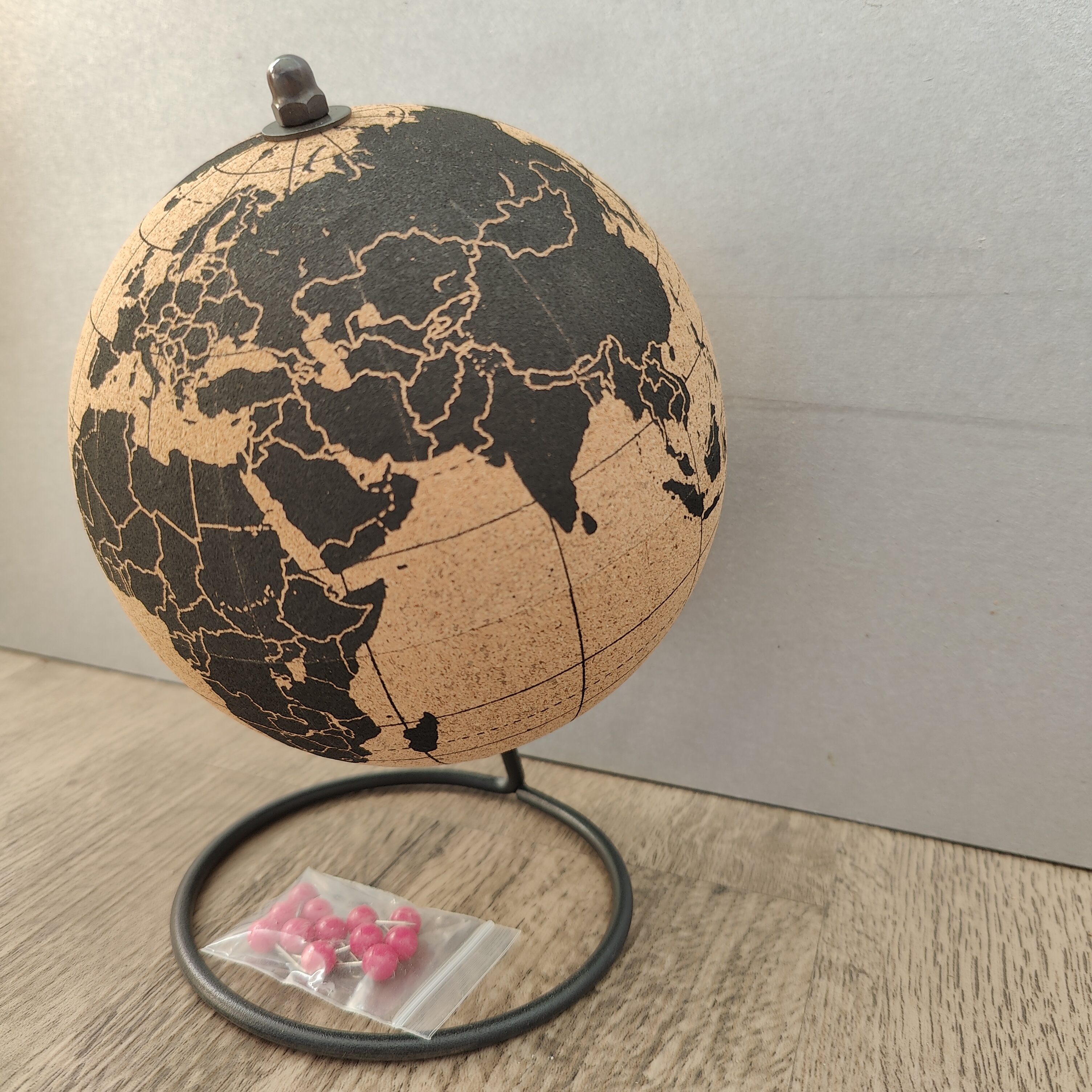 Kork-Globus - Durchmesser 15 cm.