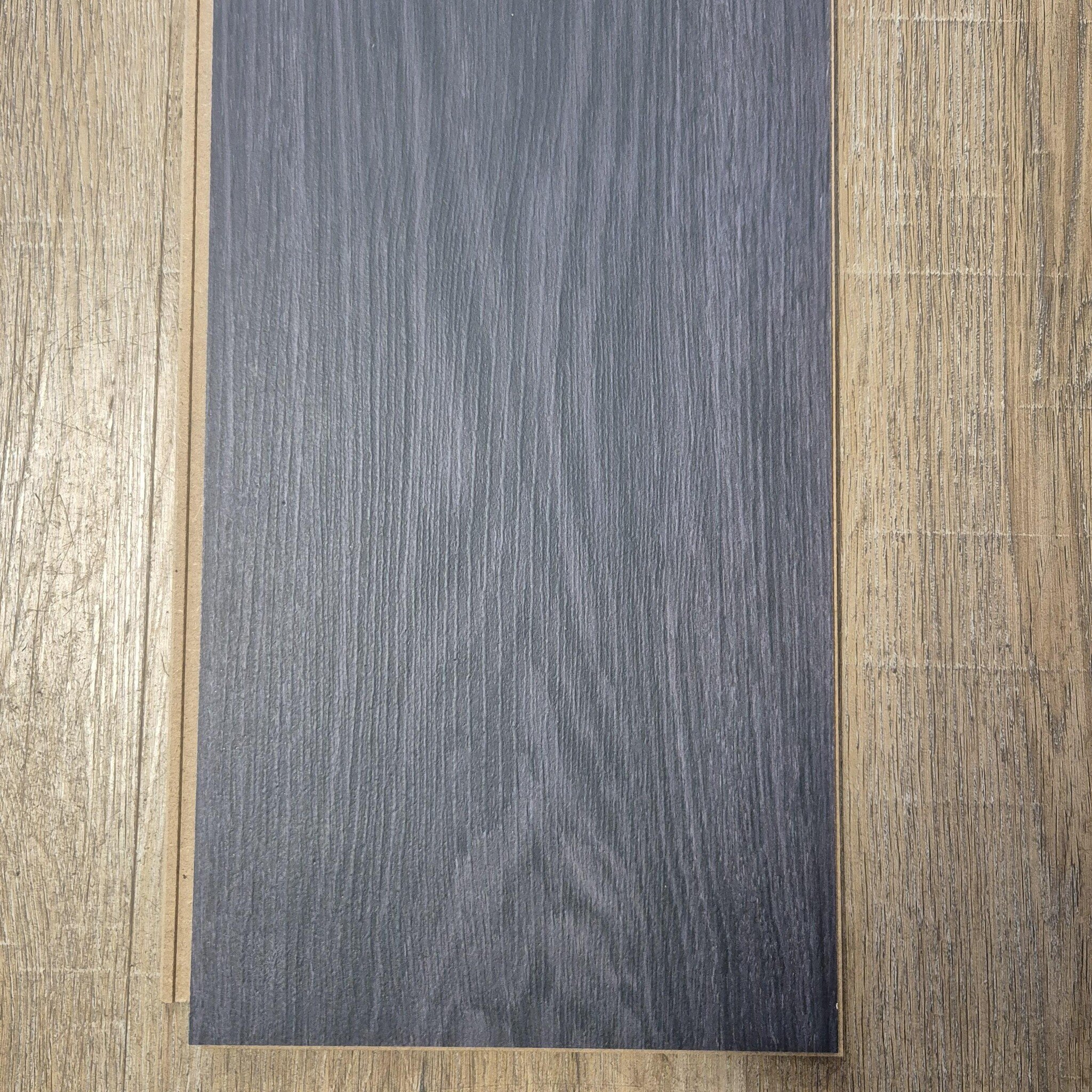 Wicanders Wise - Wood Start Green Design - Woodstock Black - RESTPOSTEN 31,5m2