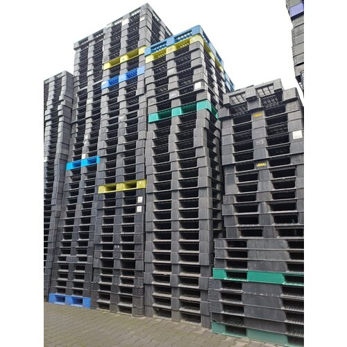 Paleta plastikowa 1100x1100 mm - używana