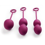 Vaginale Ballen Zacht Siliconen Eitjes met Roterende Kernenrooderende Kernen Set van 3 Ergonomisch en Hoog Kwaliteit Siliconen – Paars Svakom Vaginale Ballen Zacht Siliconen Eitjes met Roterende Kernenrooderende Kernen Set van 3 Ergonomisch en Hoog Kwaliteit Siliconen – Paars