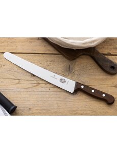 Victorinox Gekarteld banketmes met houten handvat | Lemmet  25,5 cm