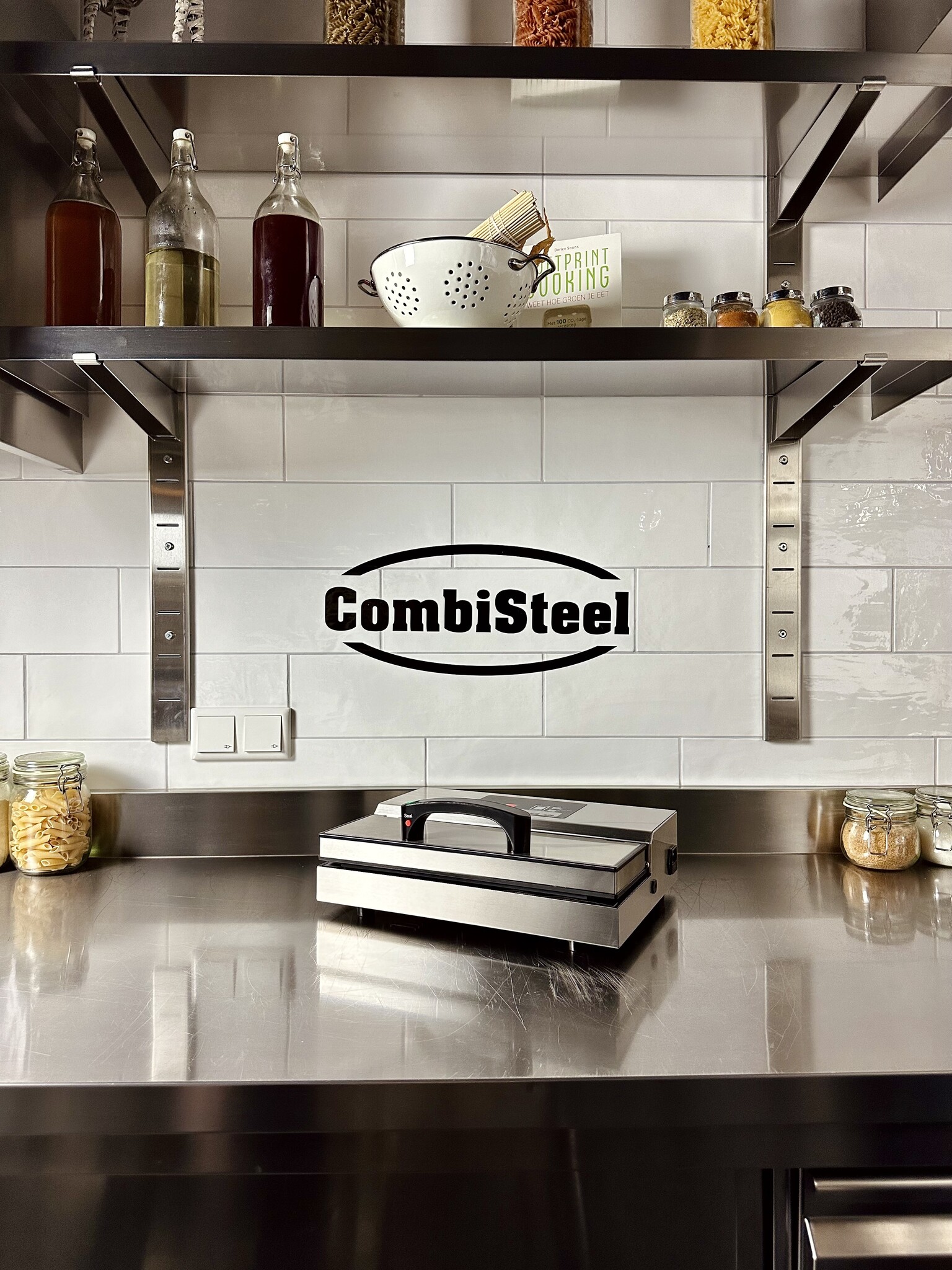Combisteel Vacuummachine 310mm | Tafelmodel | 230V | 390x280x155(h)mm, foto 2 van 6