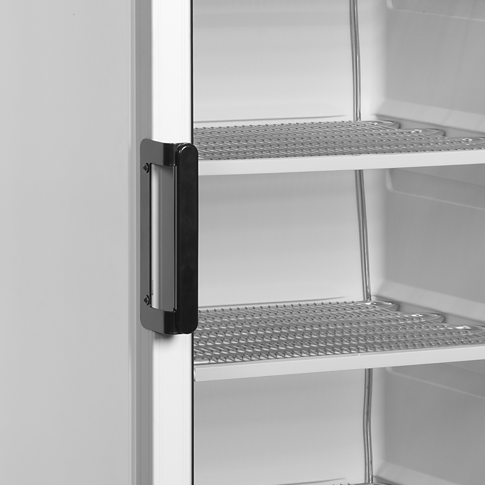 Tefcold Displayvrieskast 300L | UFFS371G | 595x640x1840mm, foto 2 van 3