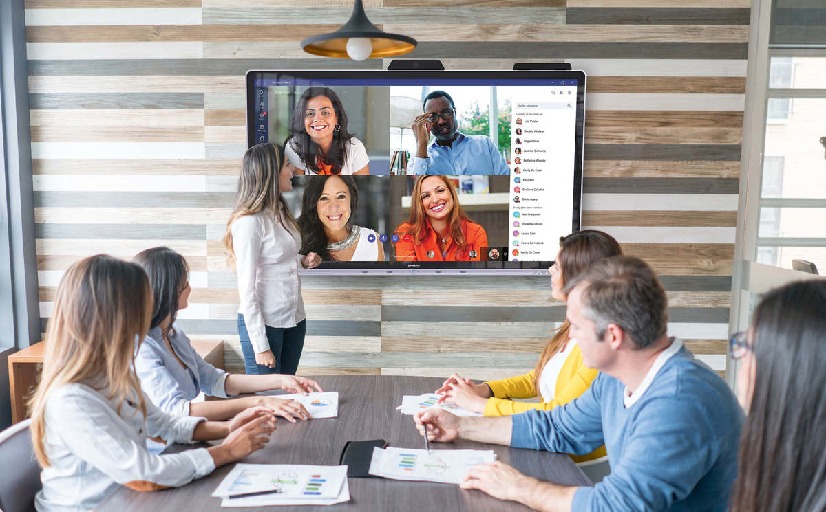Sharp introduceert ’s werelds eerste gecertificeerde Windows collaboration display
