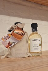 Hopjenver in een jasje met mule