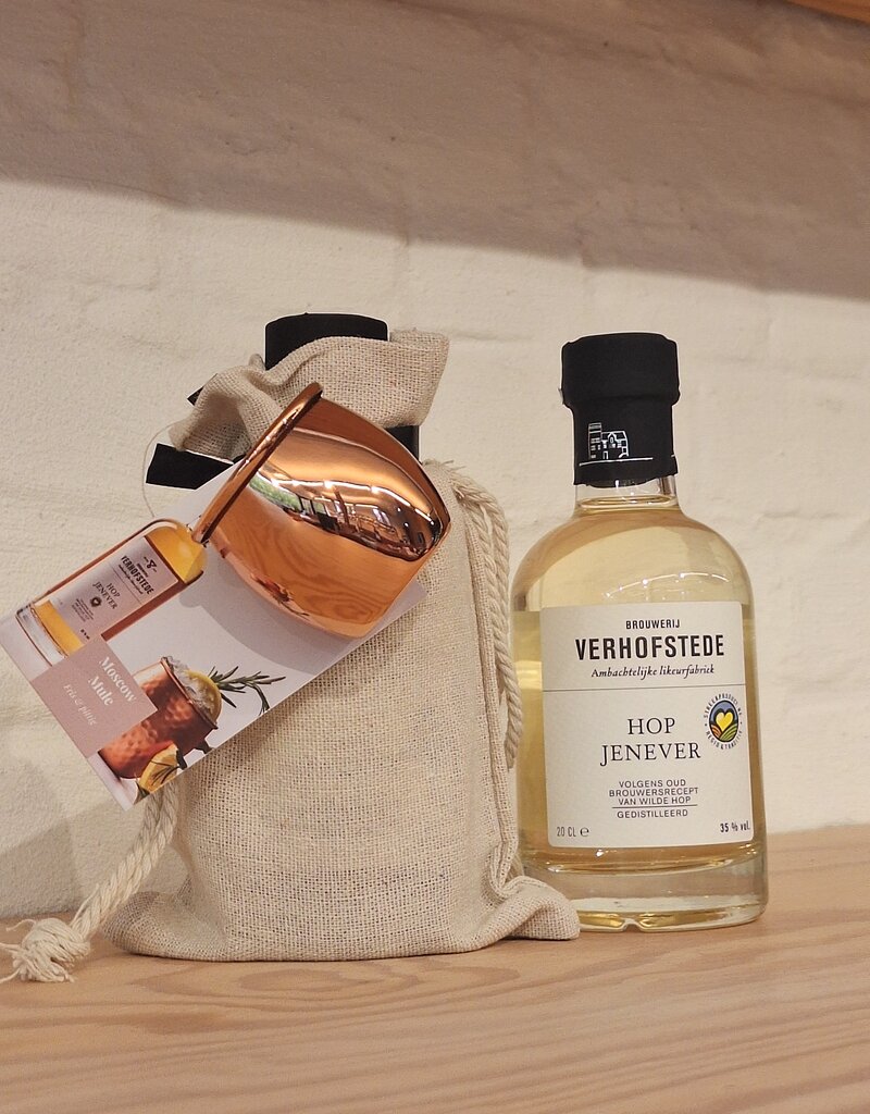 Hopjenver in een jasje met mule