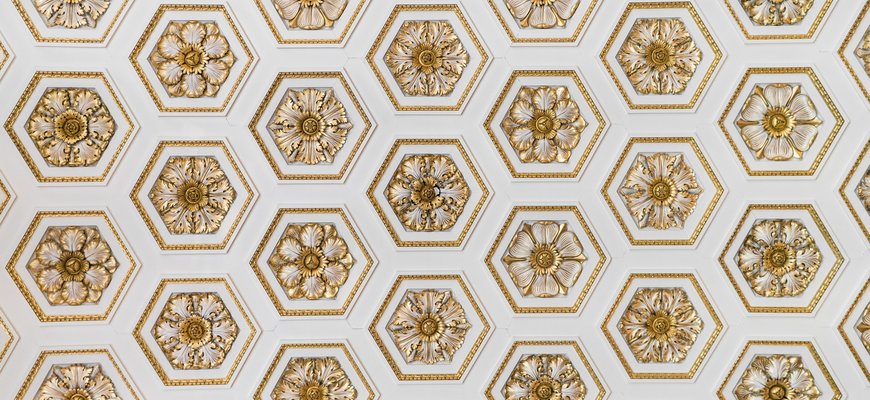 De kleur okergoud in je interieur verwerken