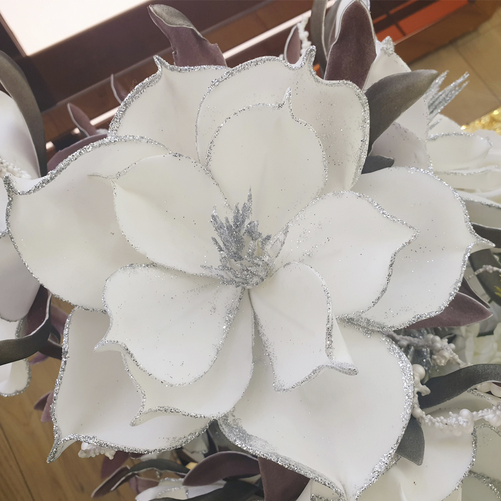 Bloemen - Silver Edged White Flowers