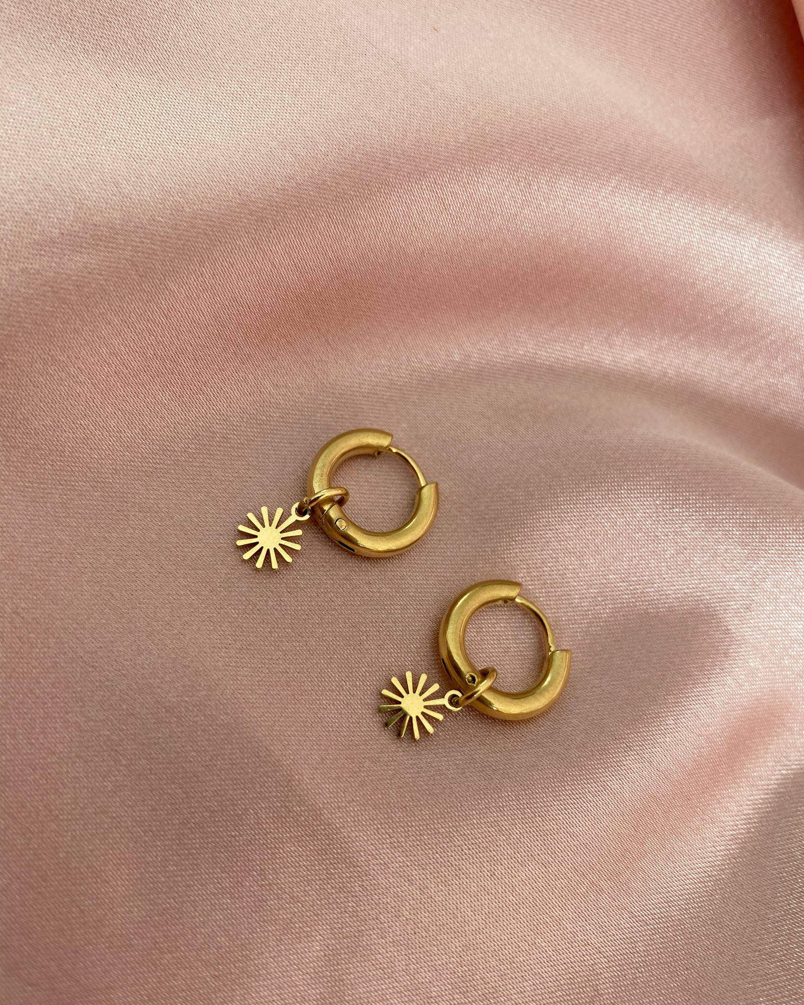 Raffinaderij Middeleeuws Los Gold Stainless Steel 'Sweet Sun' Earrings - Notbranded