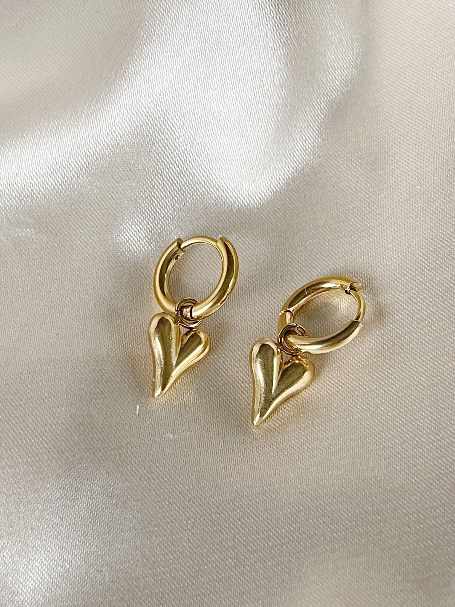 Perfectly shaped heart earrings stainless steel Notbranded