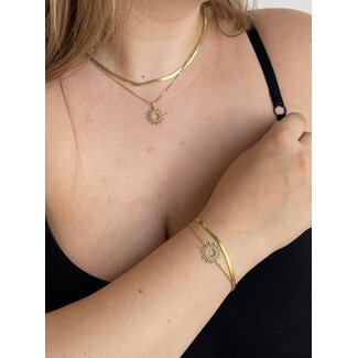 "Elevated basic"  collana e braccialetto look ispiratore oro