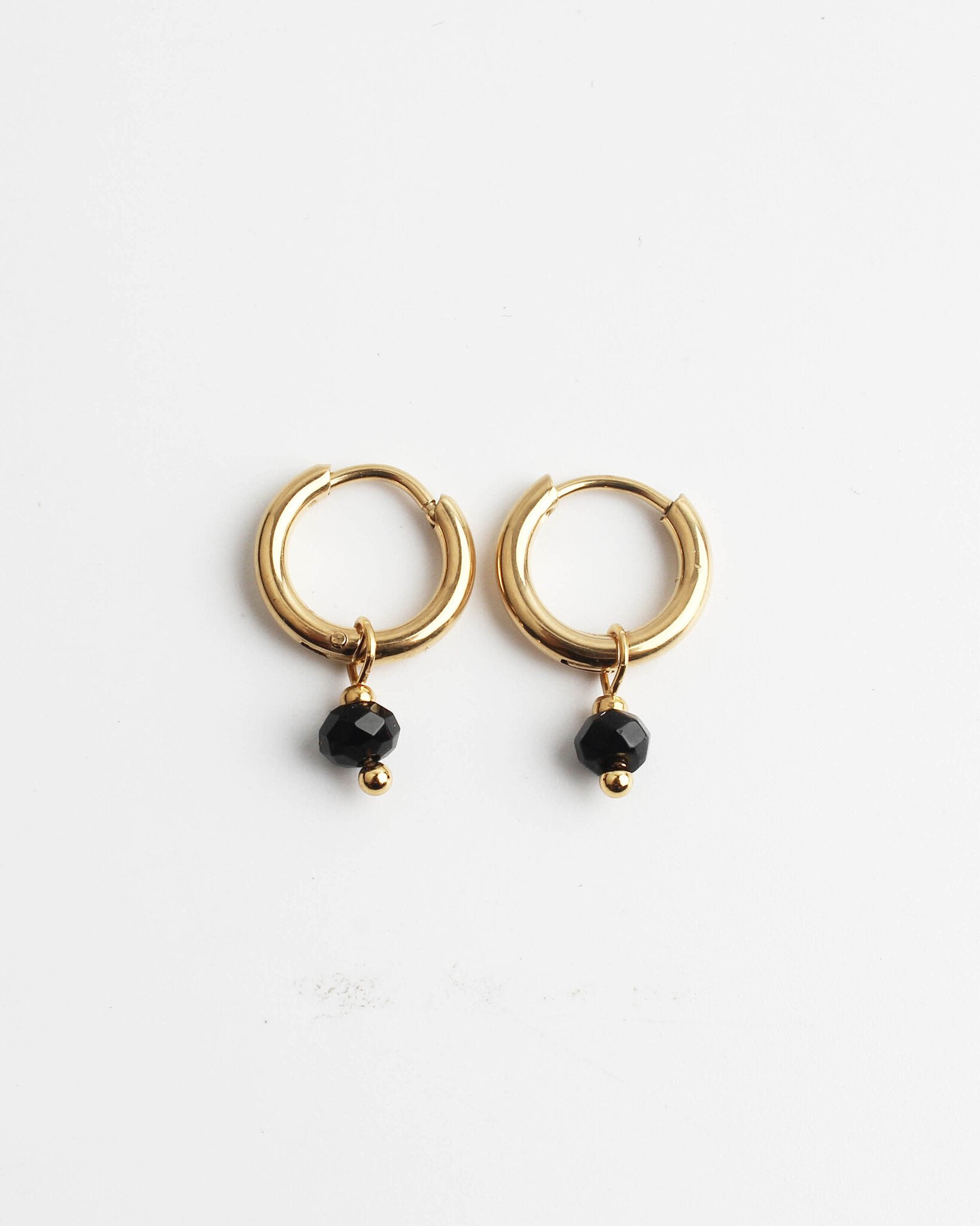 R VER EARRINGS BLACK NATURAL STONE STAINLESS STEEL