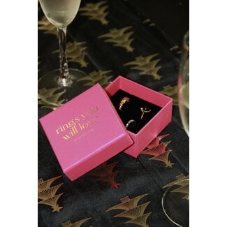 Notbranded ringen gift box