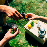 STANLEY The Pre-Party Shotglass + Flask Set Hammertone Green