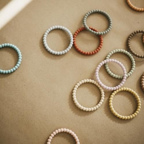 Mushie Silicone Bracelet 3-pack Berry Marigold Khaki | bijtringen-2