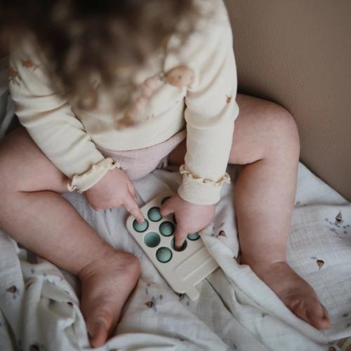 Mushie Press-Toy Cellphone Cambridge Blue | sensorisch speelgoed-2