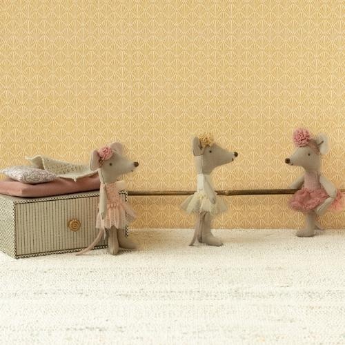 Maileg dance mouse in daybed little sister | muis-2