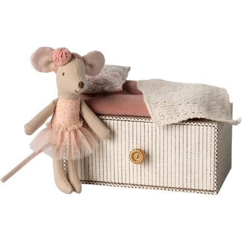 Maileg dance mouse in daybed little sister | muis-3