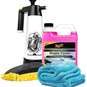 Ultimate SnowFoam set bestaande uit; Meguiars Ulimate SnowFoam 946 ml, Washmitt met drie functie, top kwaliteit droogdoek 50x80 cm 1400 gsm. Kwazar Foamer 2 Ltr