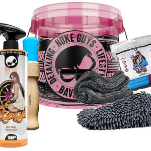 Nuke Guys Nuke Guys set met; 1 x Transparante Wheels emmer 3,5 Gall 11 Ltr, Velgenborstel, 1Ltr Velgenreiniger, Washmitt en droogdoek 40x40 cm 1400 gsm