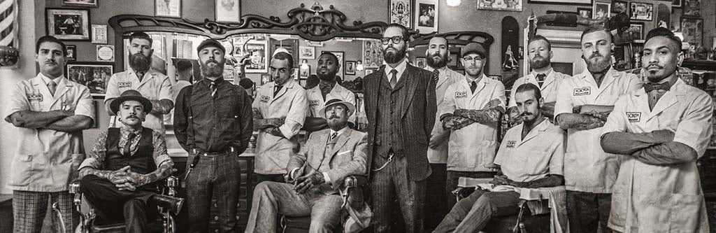 Reuzel Pomade van Schorem Haarsnijder en Barbier!