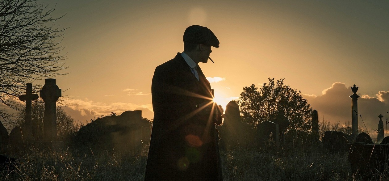 De Peaky Blinders Look: Kapsel, Kleding en Layrite Cement Clay Pomade De Peaky Blinders Look: Kapsel, Kleding en Layrite Cement Clay Pomade