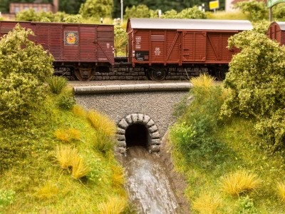 58296           Wasserdurchlass "Tunnel"-1