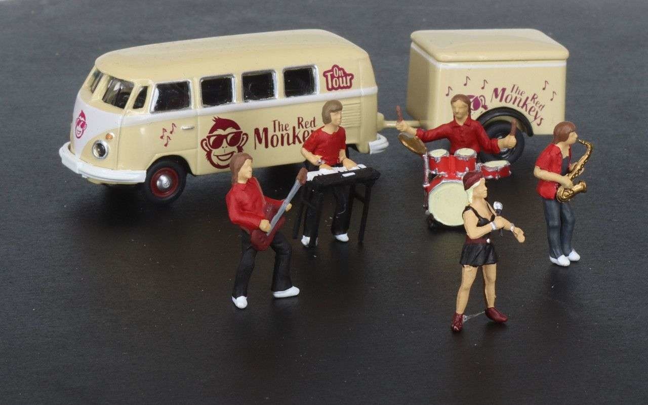 VW tourbus 'The Red Monkeys'-1