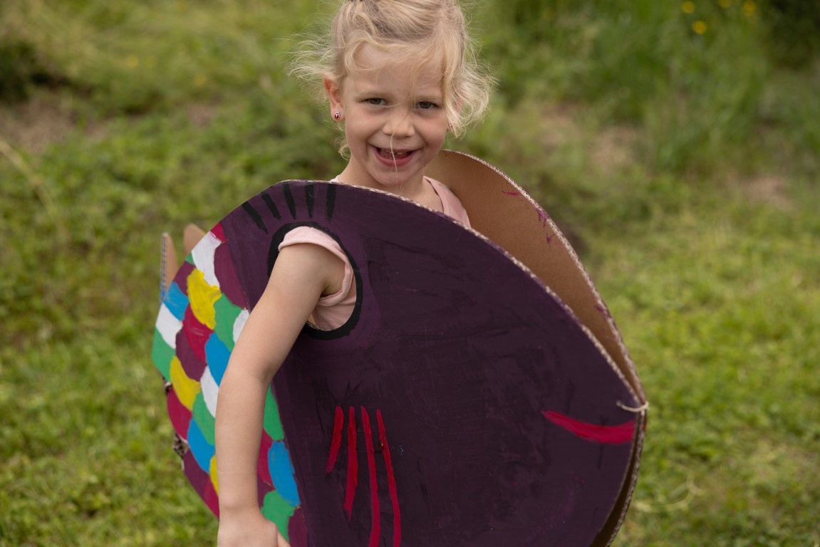 Cardboard fish dressed costume - KarTent webshop