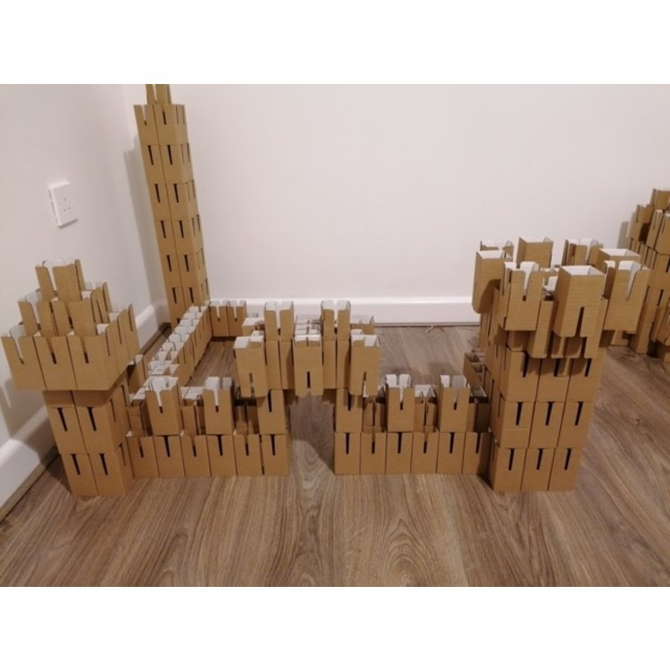 https://cdn.webshopapp.com/shops/286085/files/421794399/750x750x2/kartent-cardboard-click-toys.jpg