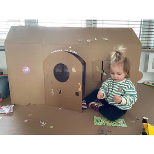 KarTent UK Kinderspielzeughaus aus Pappe