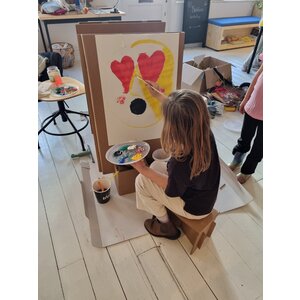 KarTent UK Cardboard kids painting easel with stool