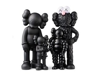 KAWS - FAMILY - BLACK - AROWONEN