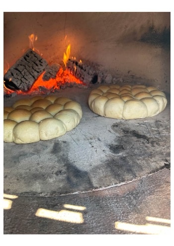 breek brood bakken in een Duch Oven