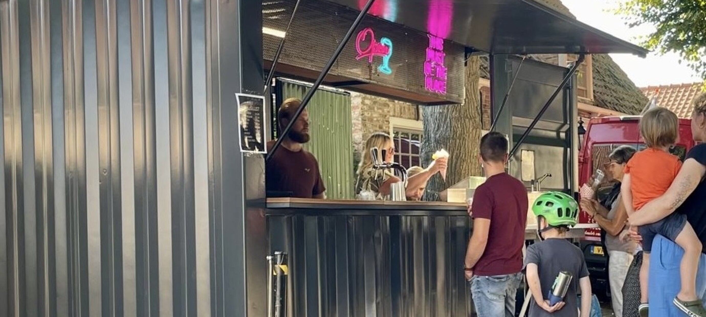 Wilderness Cooking: Mobiele Barren en Keukencontainers te Huur – De Ultieme Oplossing voor Elk Evenement
