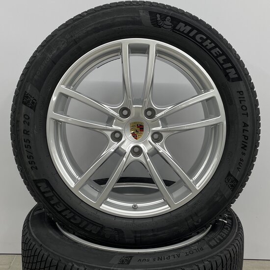 20-inch Cayenne E3-II Sport Design winterwielenset