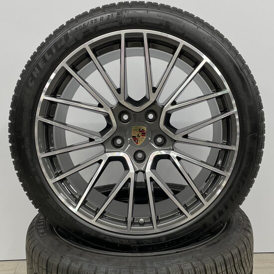 GERESERVEERD Porsche Cayenne  E3-I  21 inch RS Spyder winterwielenset