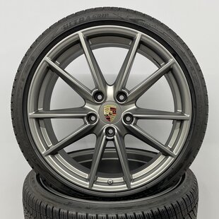 GERESERVEERD  Porsche 992-1 20/21 inch Carrera S winterwielenset