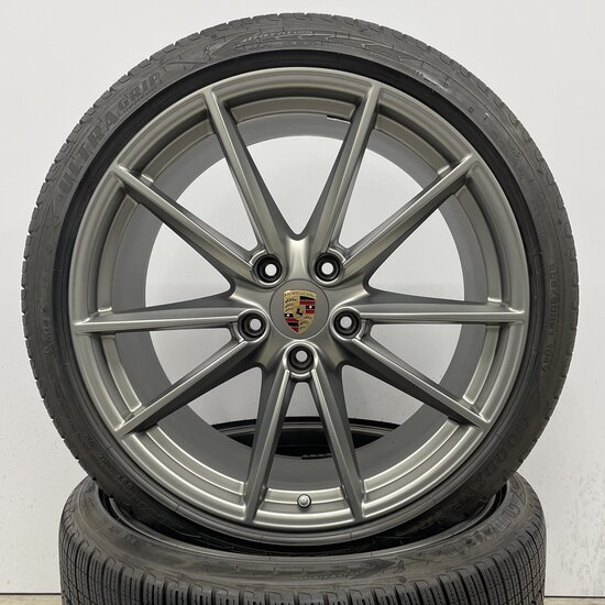 GERESERVEERD Porsche 992-1 20/21 inch Carrera S winterwielenset