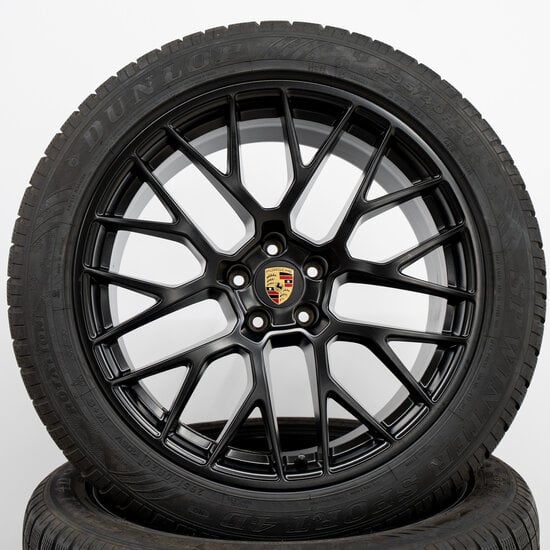 Porsche Macan 20 inch RS Spyder winterwielenset in zijdeglans zwart