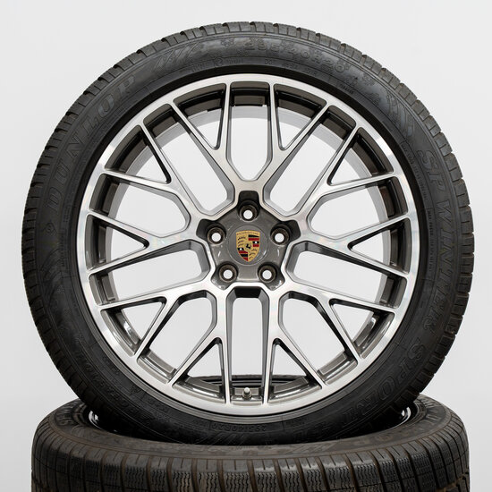 Porsche Macan 20 inch RS Spyder winterwielenset in Bicolor.