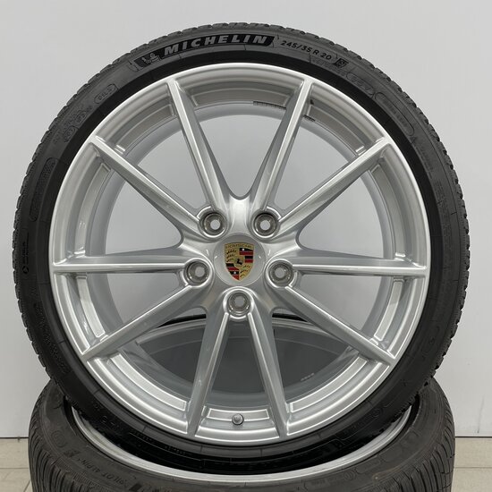 Porsche 992 20/21 inch Carrera S winterwielenset gespoten in zilvergrijs