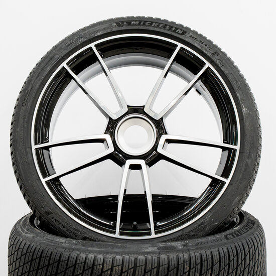 Porsche 992 20/21 inch 911 Turbo S complete winterbandenset, bicolor.